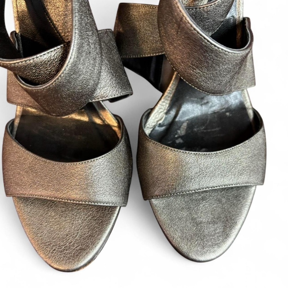 DVF Diane von Furstenberg Metallic Heels 8M Wide Strap Criss Cross Sandals Italy - Picture 5 of 8